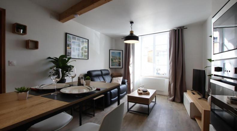 Le Saint Pierre Quartier Historique D'Oloron Sainte Marie Leilighet Eksteriør bilde