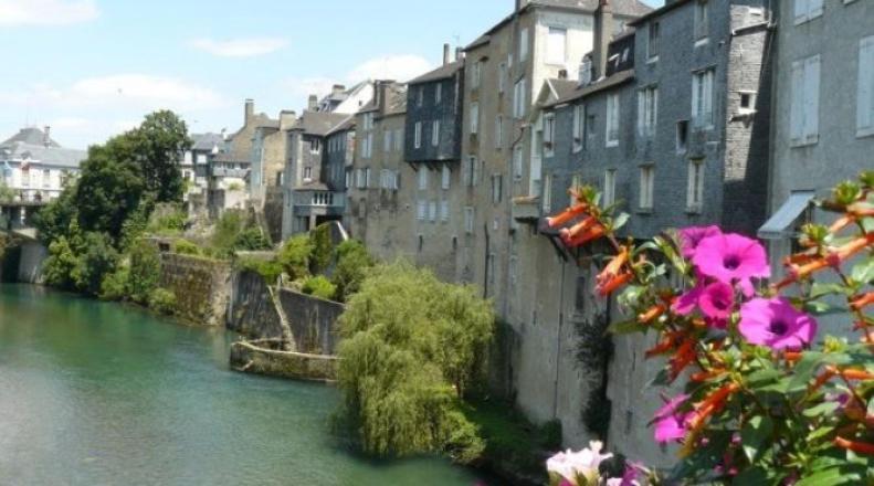 Le Saint Pierre Quartier Historique D'Oloron Sainte Marie Leilighet Eksteriør bilde